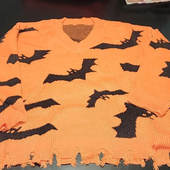 Halloween Distressed Sweater with Bats Sz 2xl - Picture 4 of 8